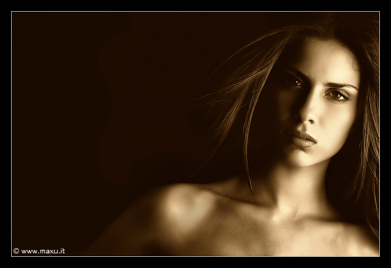 ...nel buio...dal buio.