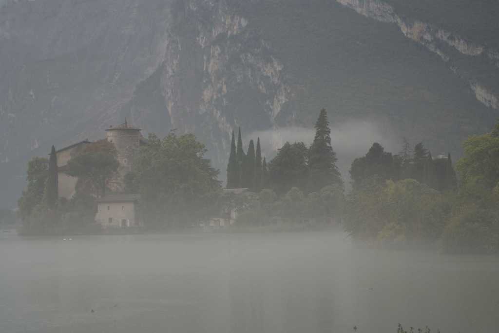 la foschia sul lago