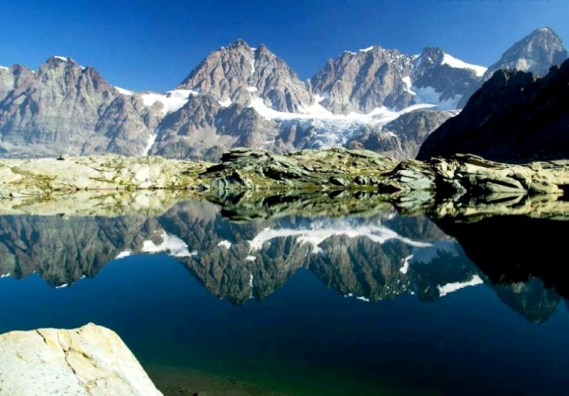 specchio specchio qual'� il posto piu bello del reame?