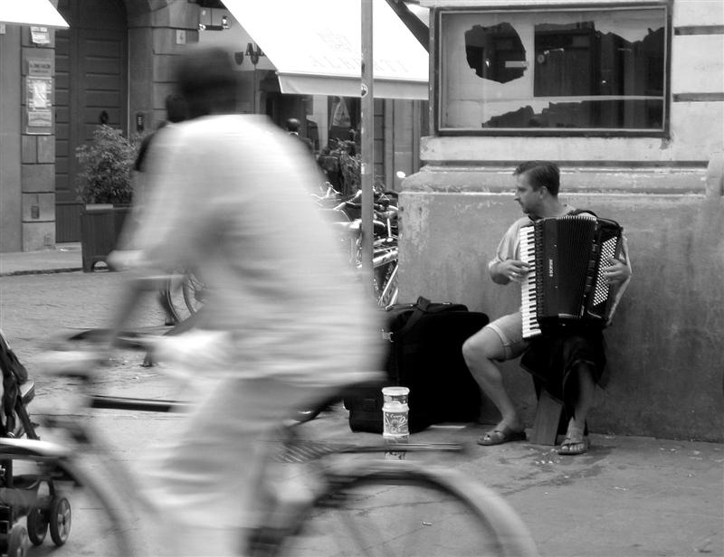 un'occhiata e via.....