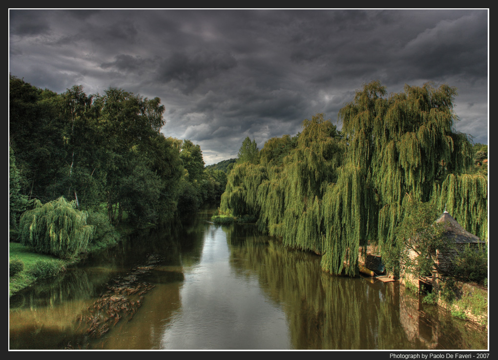 Il fiume Orne in Suisse Normande. Bassa Normandia, Francia.