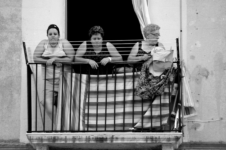 ci spiano, dall'alto...