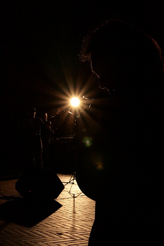 All'ombra del cantante.