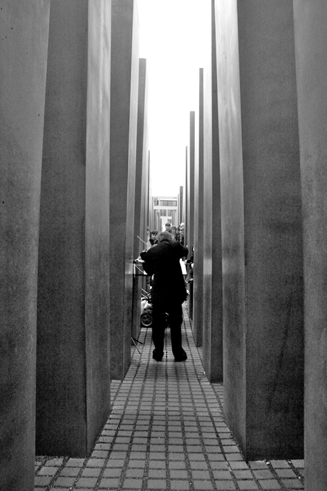 monumento vittime olocausto Berlino.