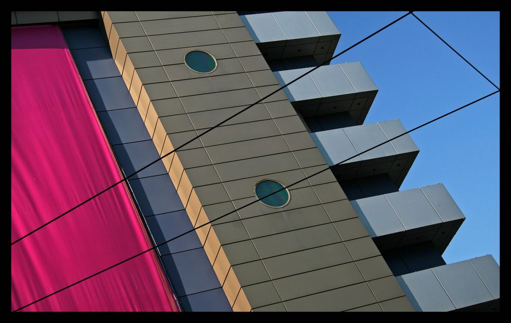 enorme presa elettrica...