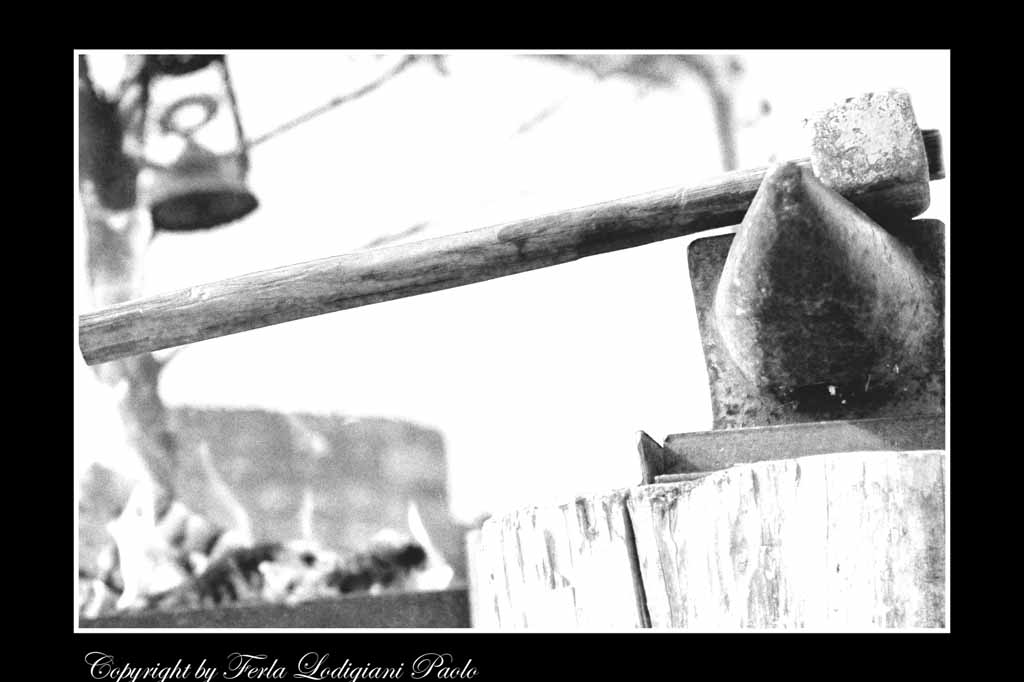 incudine e martello