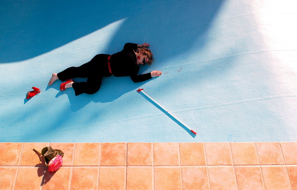 Hotel Mysoginist - in empty pool