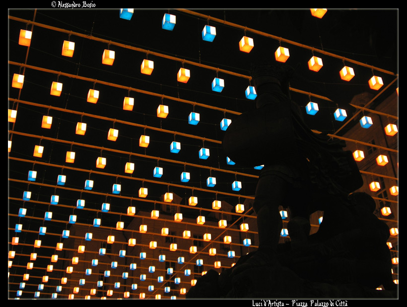 Piazza Palazzo di Citt�