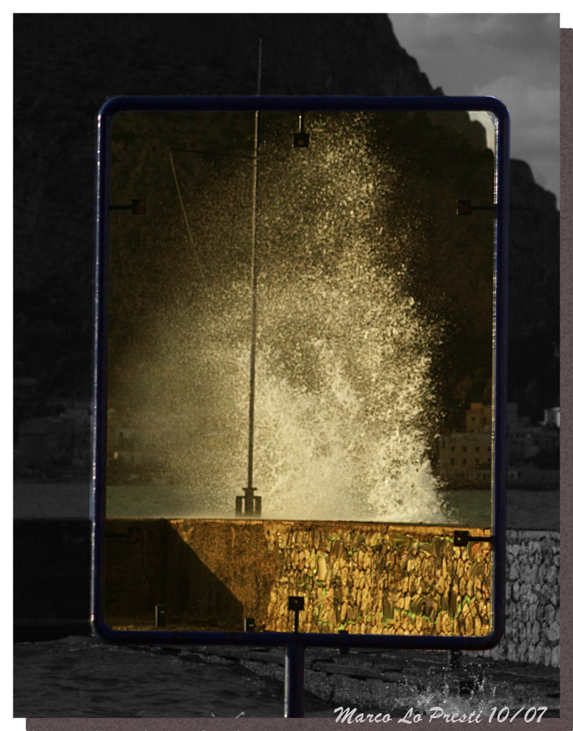 l'onda nella cornice