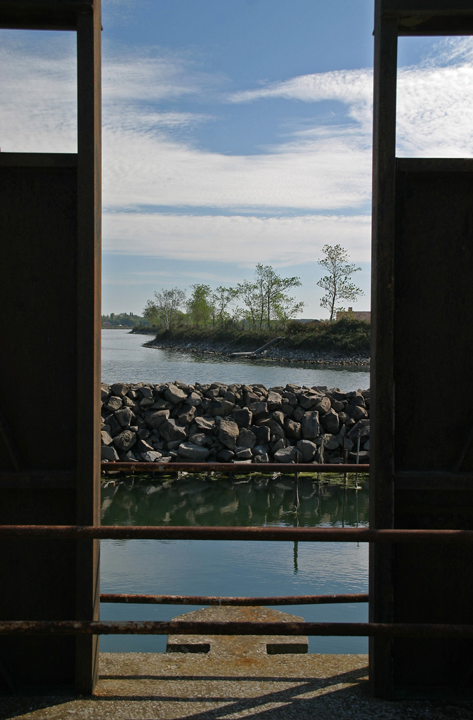 Oltre la chiusa, delta del Po