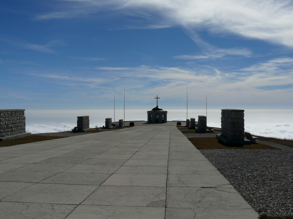 Una croce verso l'infinito