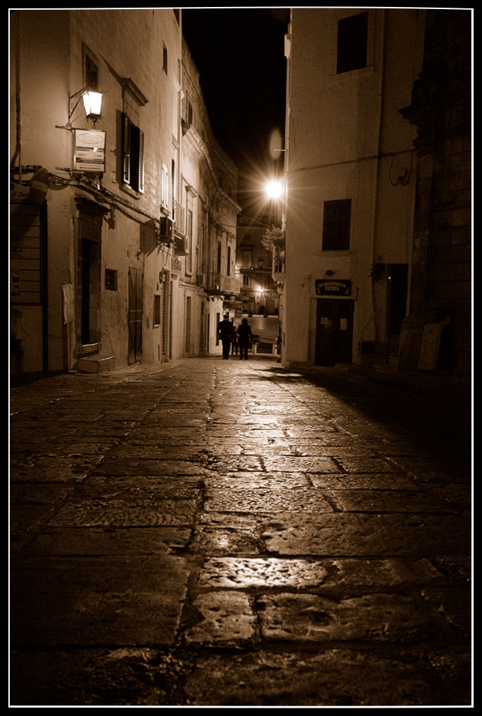 Ostuni di notte
