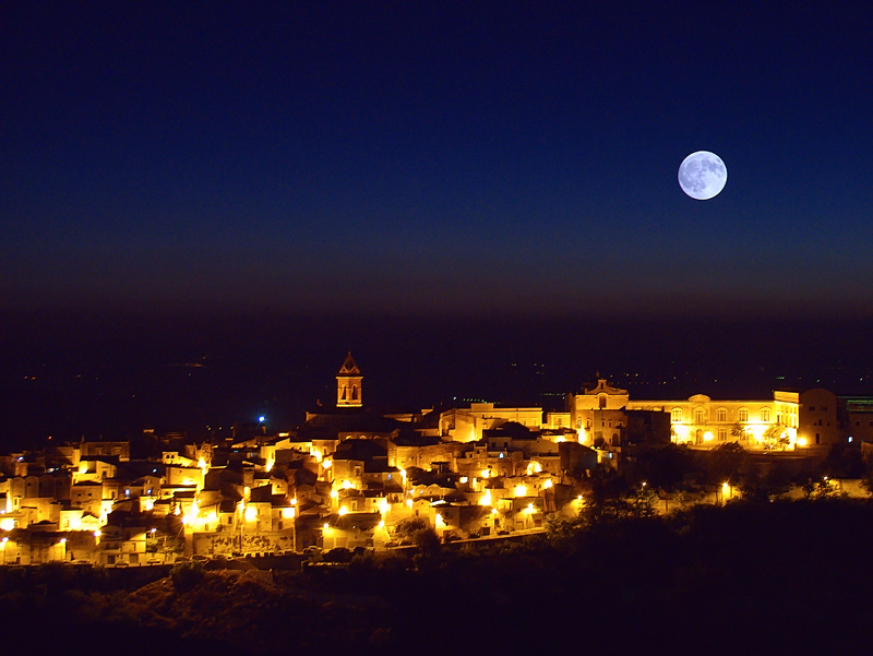 Luna piena su.......