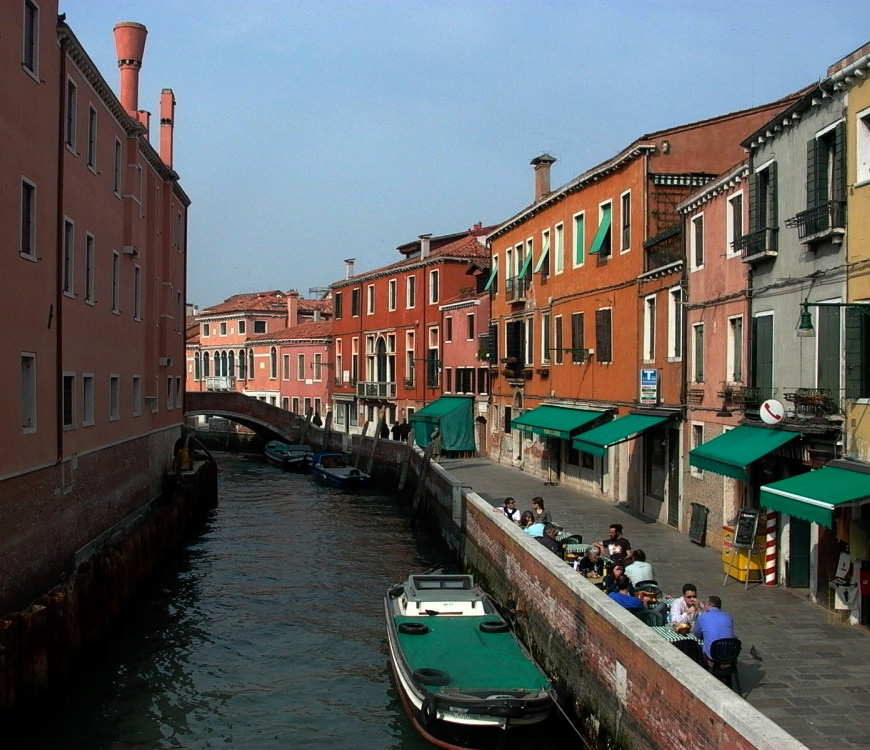 Ultimo spriz al sole d' autunno