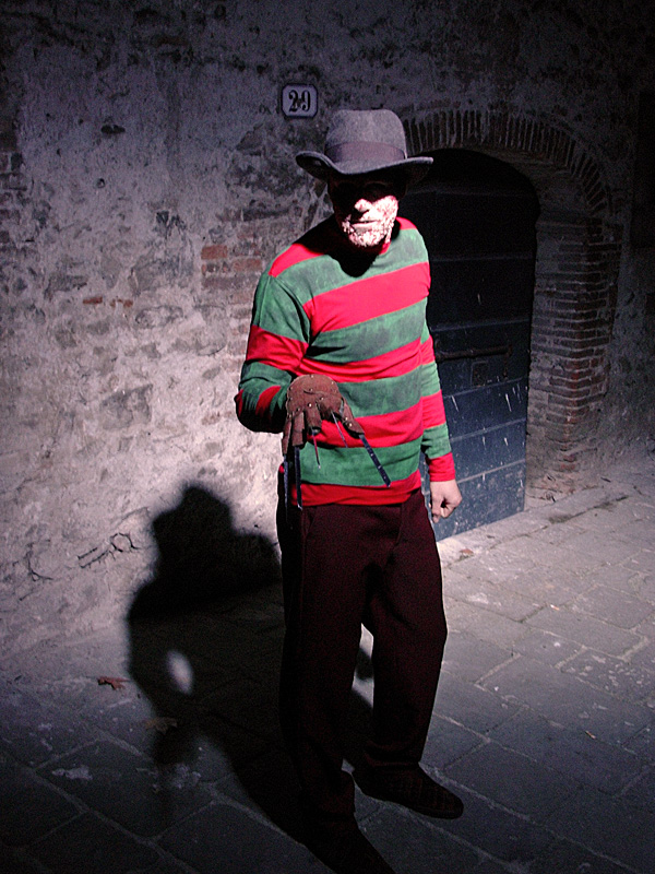 1 2 3 Freddy stanotte viene da te!!