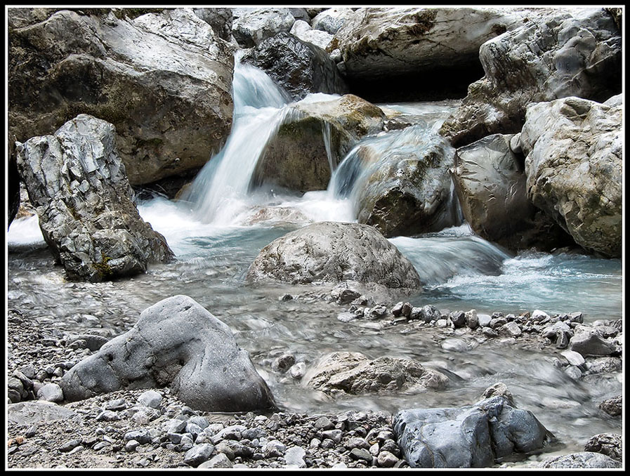 Saltellando Qu� e l�......