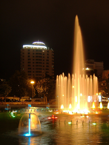 Fontane a Tirana