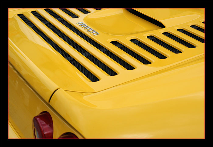 ferrari gialla
