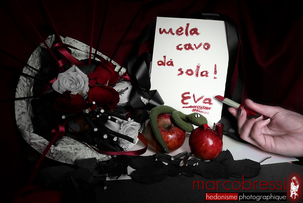 Eve's secret (light painting)