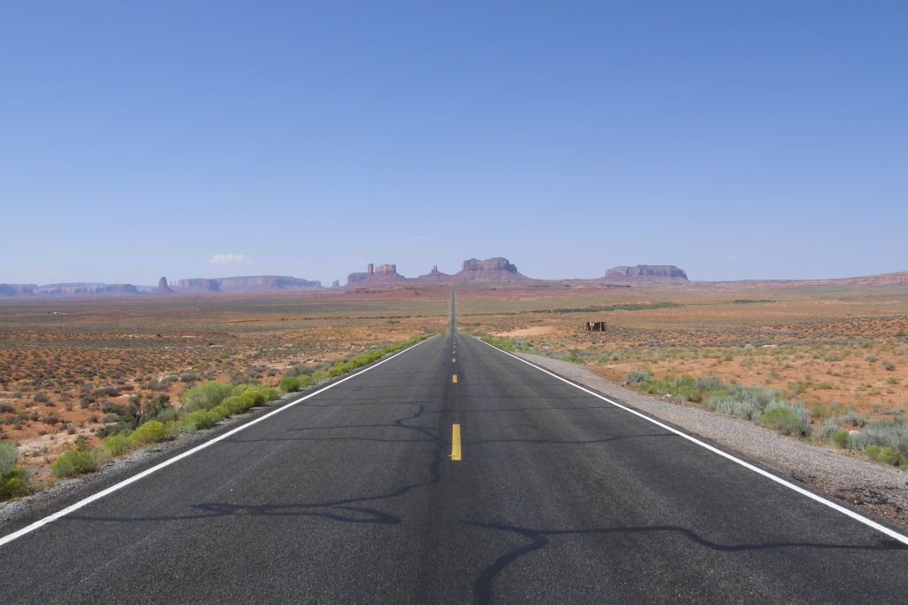 Un lunga strada per la Monument Valley