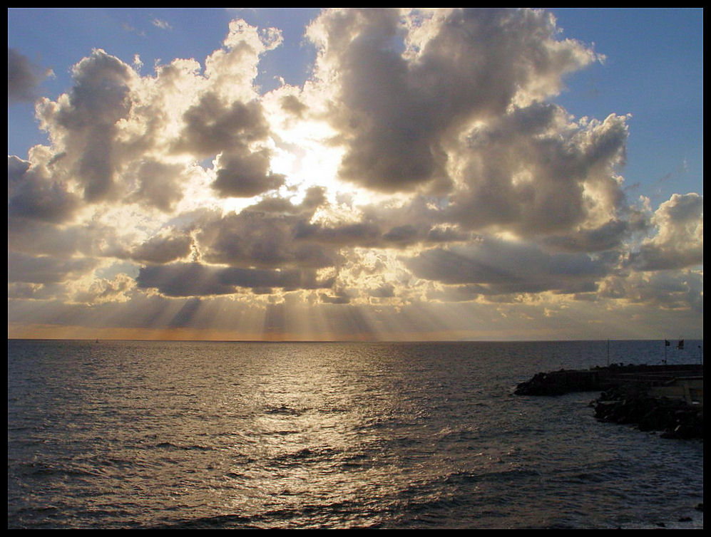 Il mare ,le nuvole e....il sole