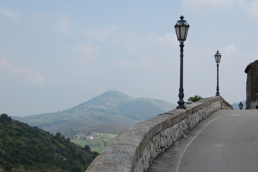 Villa Santa Croce vista da Castel Di Sasso
