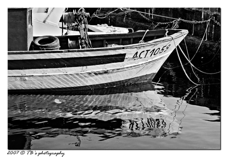 B&W boat