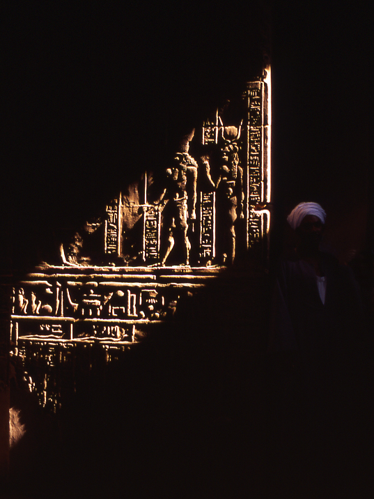 Taglio di luce nel tempio