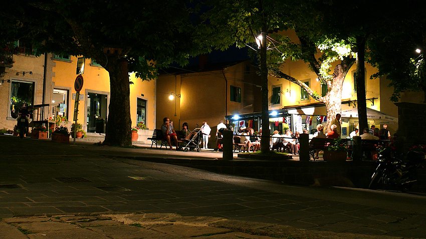 Notturno in paese (Cutigliano by night)