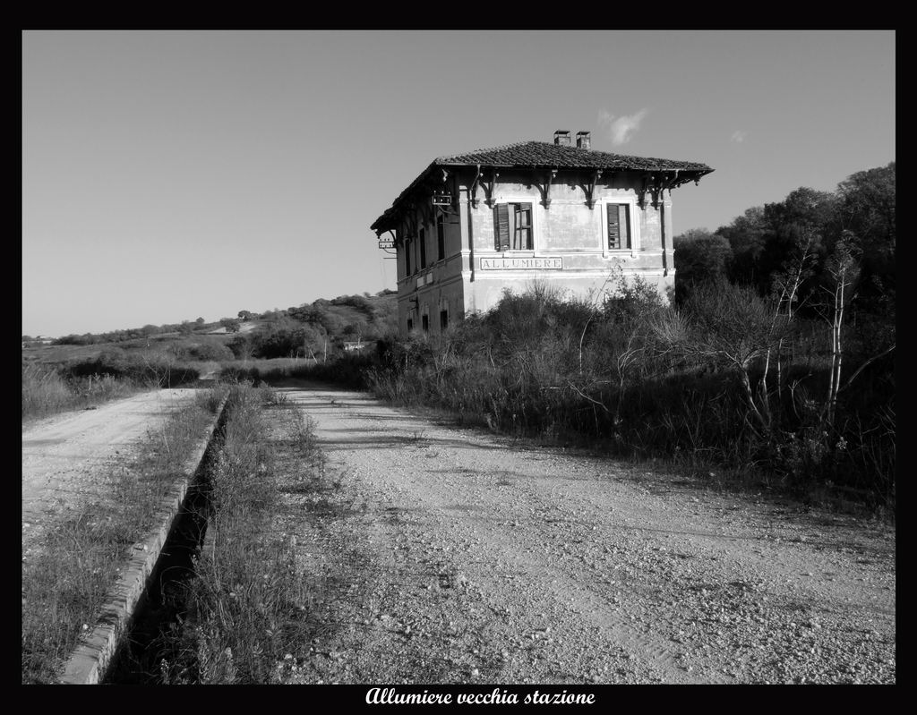 vecchia stazione abbandonata