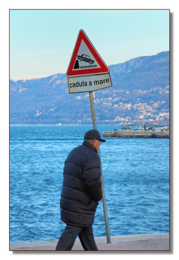 Ocio! Giornata di bora a Trieste