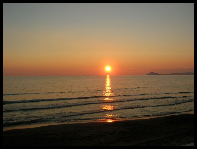 tramonto sul mare