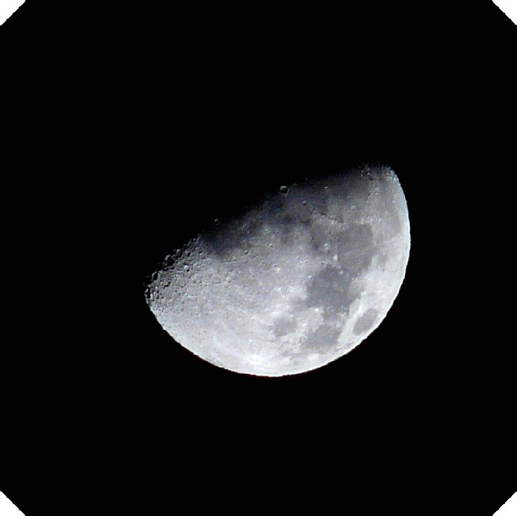 luna con LUMIX FZ18