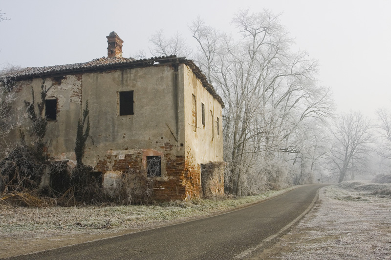 Mattina d'inverno in campagna.