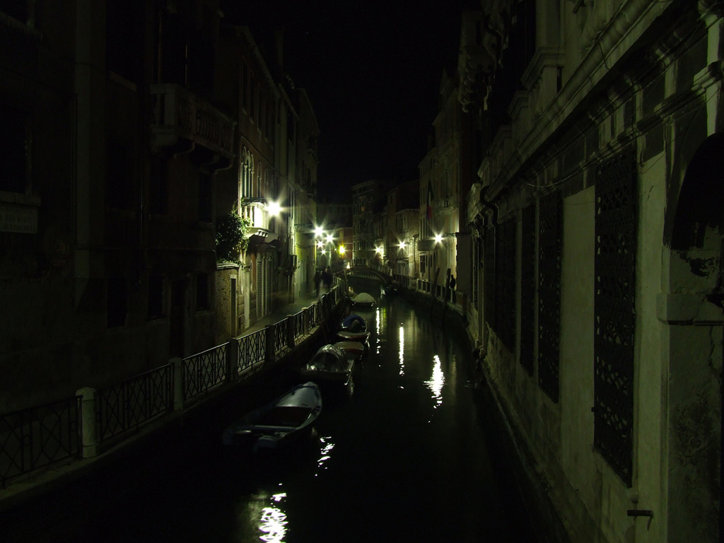 Venezia - Canale in notturna