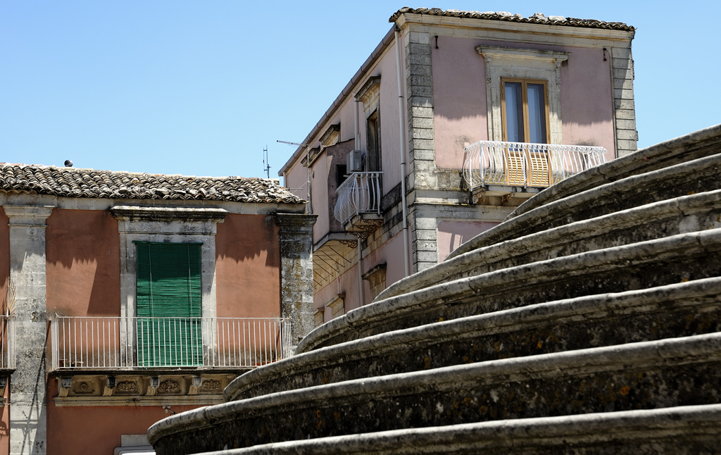 per le antiche scale