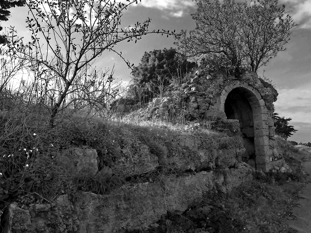 Cappella votiva in B/N