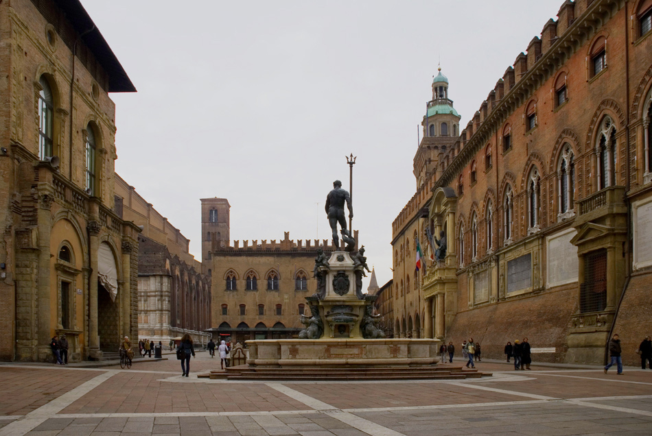BOLOGNA - Nettuno, P.zza Maggiore e dintorni