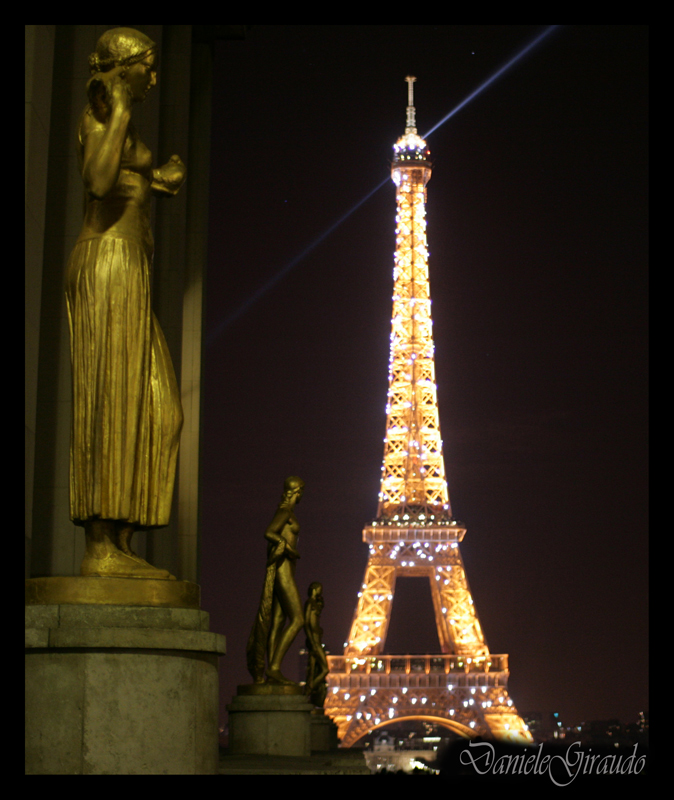 Come una statua a Parigi