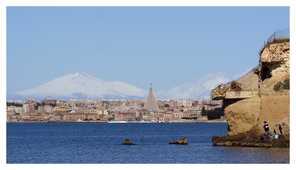 SIRACUSA.... alle spalle l'ETNA 2