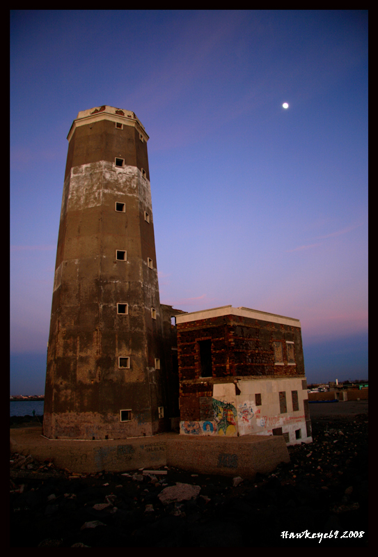 ... il vecchio faro e la luna ...