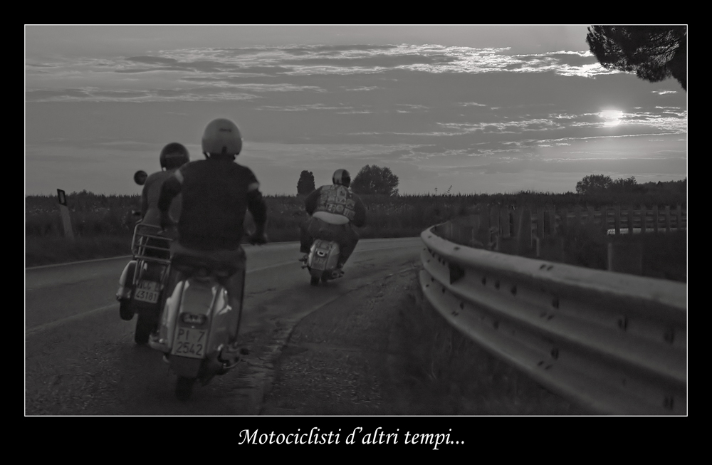 Motociclisti d'altri tempi...