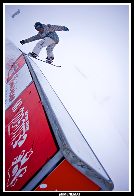 Snowboard | boardslide frontside