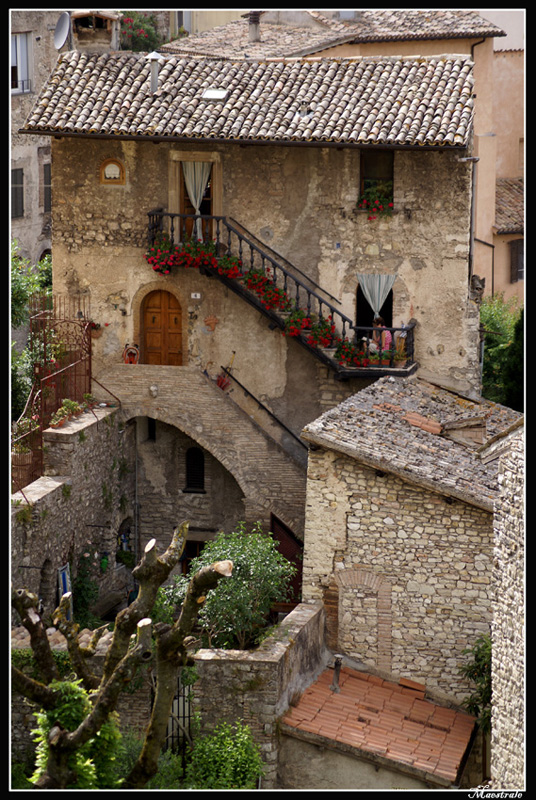 UNA CASA....nella citta..