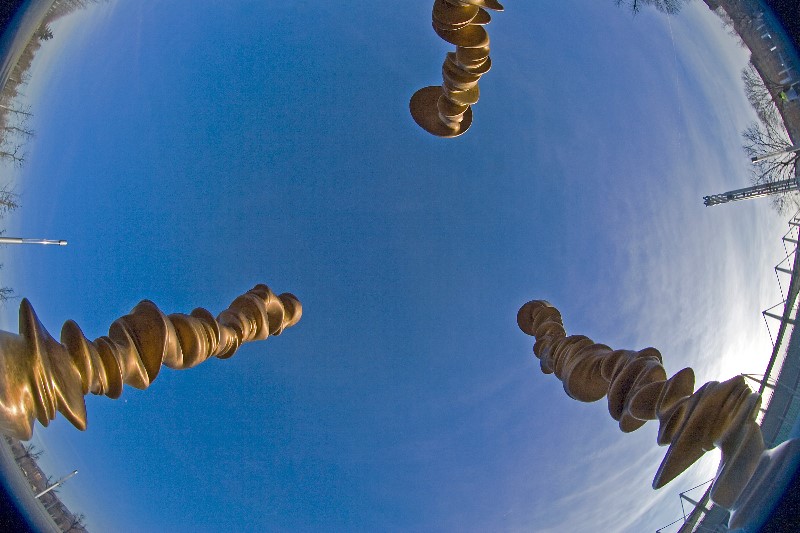 Le sculture di Cragg ed il Peleng