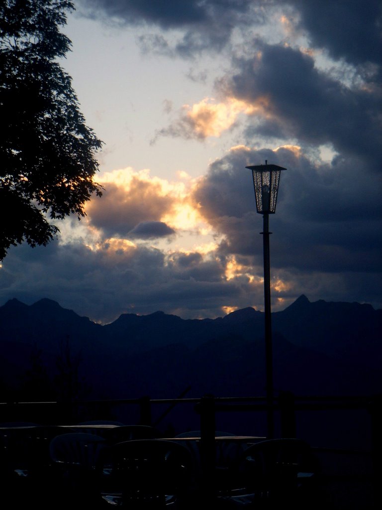 tramonto sul monte Laura