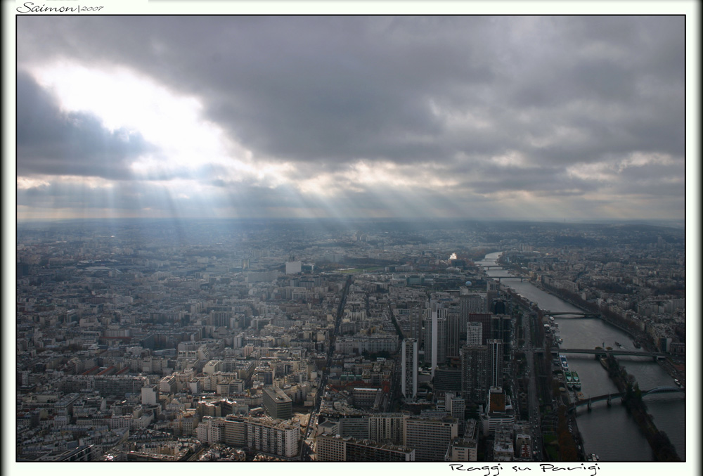 Raggi su Parigi