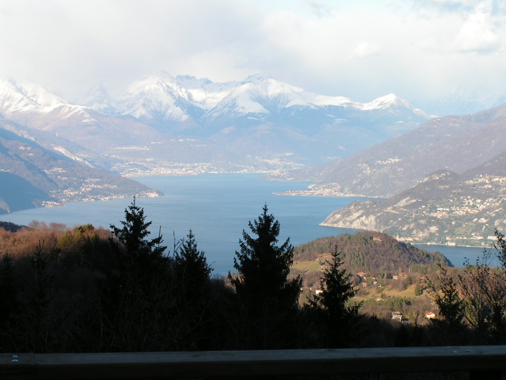 Lago di Como - vista dal m.te San Primo