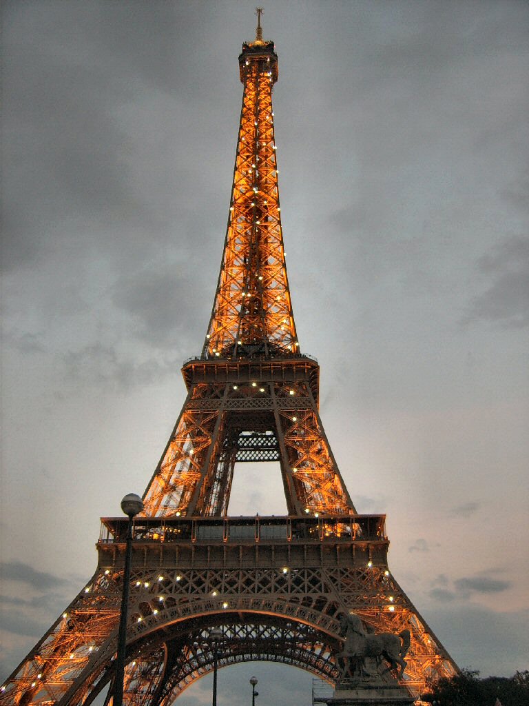La Torre Eiffel Di Notte