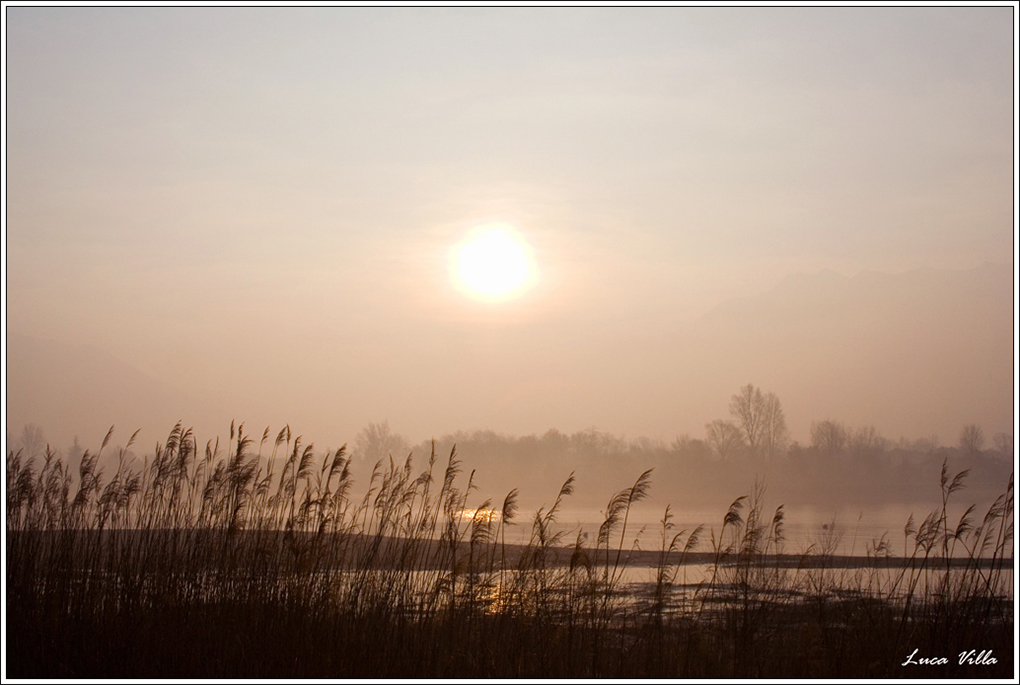 Alba sul lago